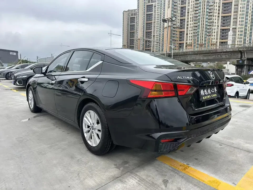 Nissan Altima Sound of nature 2021 2.0L XE Exclusive Edition 2022 — thumbnail 2