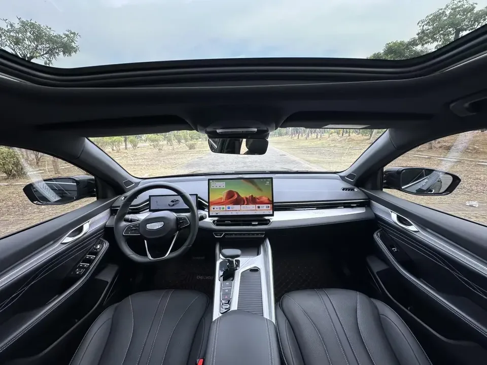 Geely Preface Xing Rui 2025 1.5T Dongfangyao Kunlun Edition 2025 — thumbnail 3