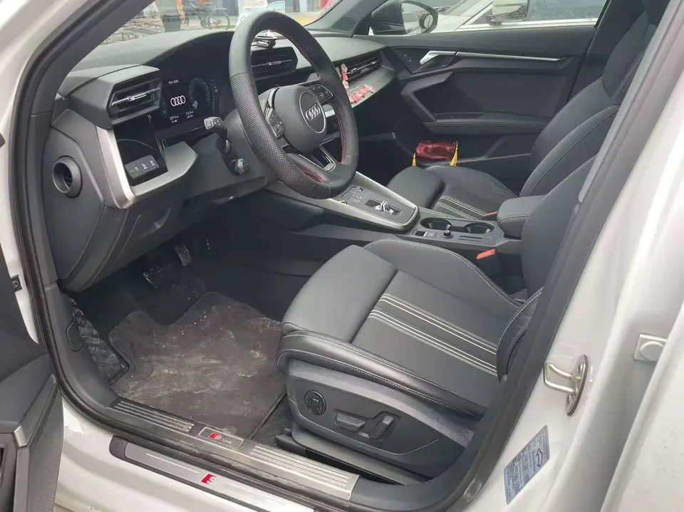 Audi A3 Audi A3 2023 Sportback 35 TFSI Stylish and sporty 2023 — thumbnail 3