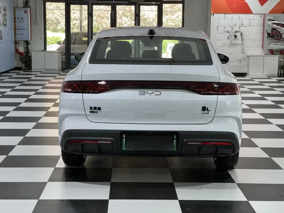 BYD Qin L DM Qin L DM 2025 Intelligent Driving Edition DM-i 80KM Leading Edition 2025 — thumbnail 2