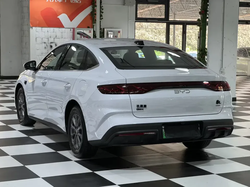 BYD Qin L DM Qin L DM 2025 Intelligent Driving Edition DM-i 80KM Leading Edition 2025 — thumbnail 4