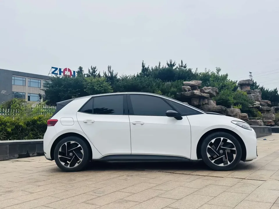 Volkswagen ID.3 Volkswagen ID.3 2025 Smart Model 2024 — thumbnail 2