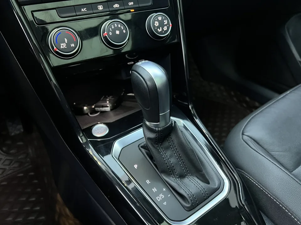 Volkswagen T-Roc TANG 2021 280TSI DSG 2WD Comfort Smart Edition 2022 — thumbnail 4
