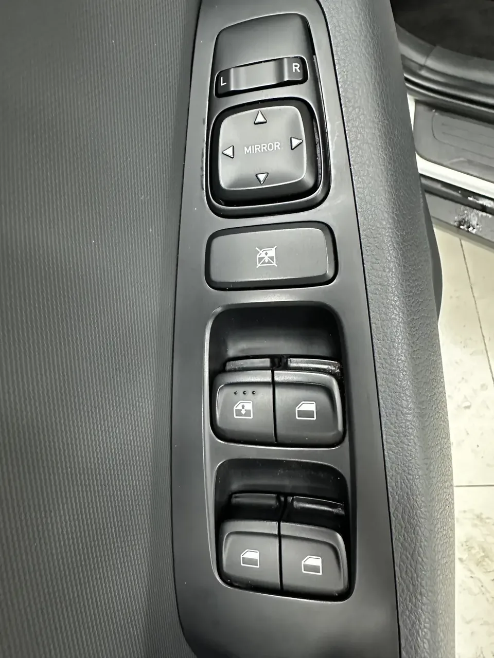 Hyundai ix35 Hyundai ix35 2021 240T GDi DCT 2WD Leading Edition GLS 2022 — миниатюра 3
