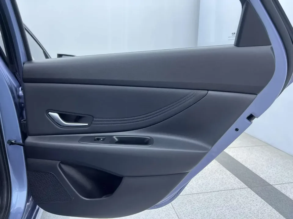 Hyundai Elantra Elantra 2023 1.5L CVT LUX Premium Edition 2024 — thumbnail 3