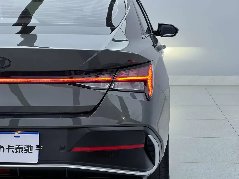 Hyundai Elantra Elantra 2023 1.5L CVT LUX Premium Edition 2024 — thumbnail 2