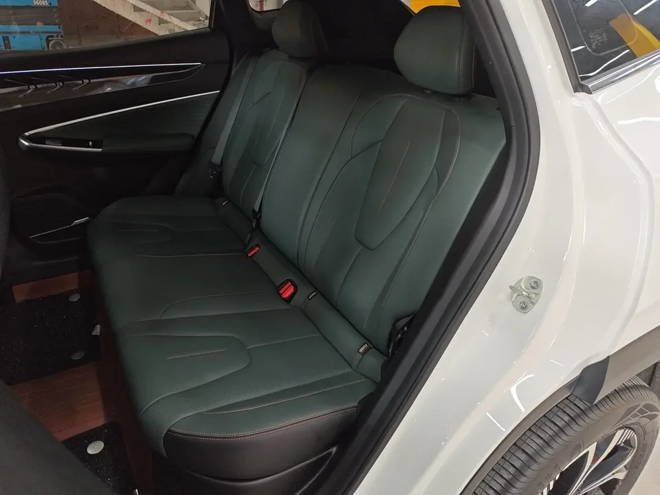 Geely Atlas Boyue 2024 1.5TD Dragon Edition 2024 — thumbnail 3