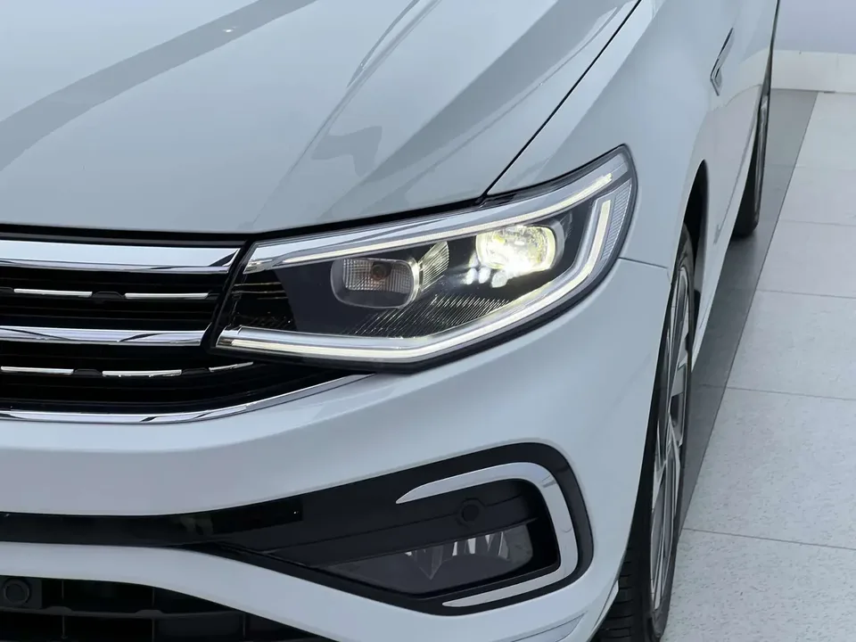 Volkswagen Bora Bora 2023 200TSI DSG Joy Travel PRO Edition 2023 — thumbnail 2