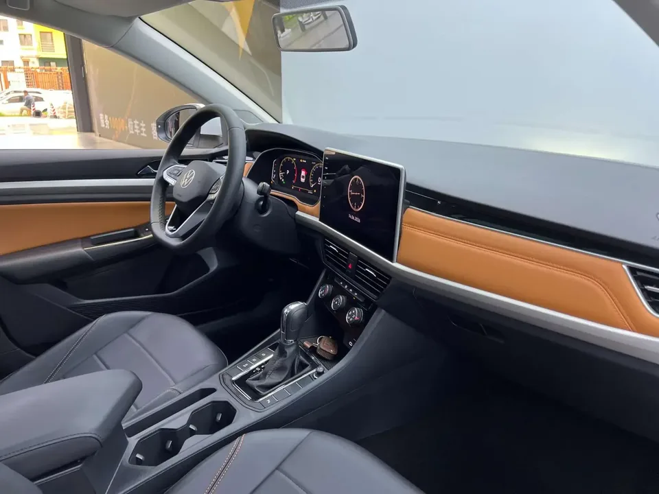 Volkswagen Bora Bora 2023 200TSI DSG Joy Travel PRO Edition 2023 — thumbnail 3
