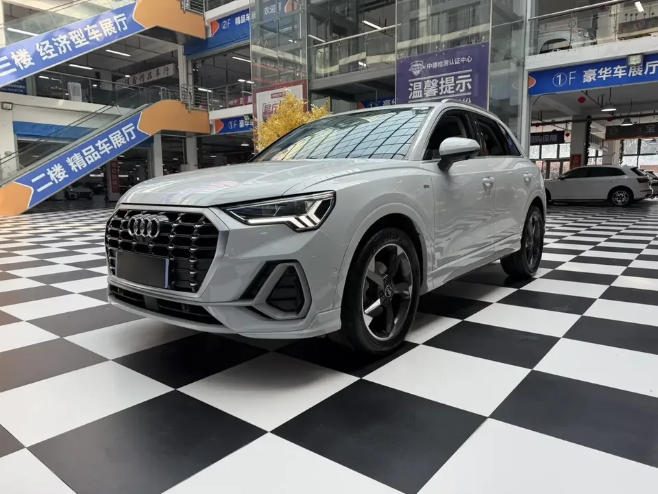 Audi Q3 Audi Q3 2022 35 TFSI Stylish Dynamic 2022 — photo 1, buy with delivery to Moscow