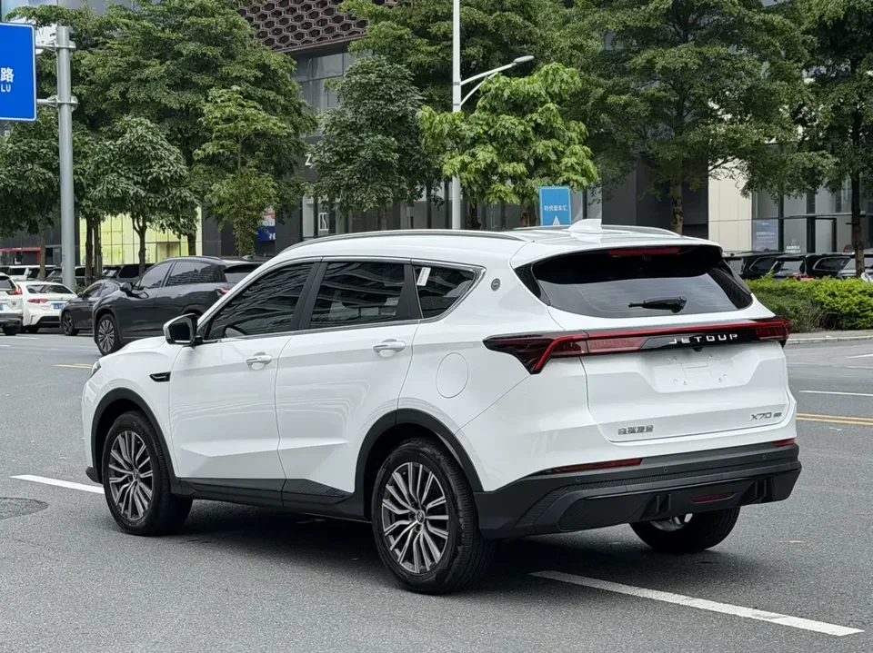 Jetour X70 C-DM JETOUR X70 C-DM 2024 1.5TD DHT Far-reaching Edition PRO 2025 — thumbnail 2