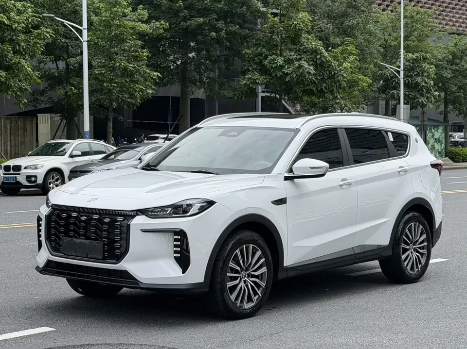 Jetour X70 C-DM JETOUR X70 C-DM 2024 1.5TD DHT Far-reaching Edition PRO 2025 — photo 1, buy with delivery to Moscow