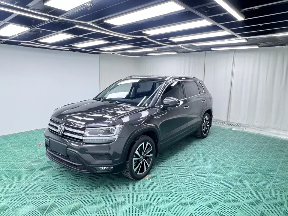 Volkswagen Tharu tuyue 2022 280TSI 2WD Deluxe Edition 2022 — photo 1, buy with delivery to Moscow