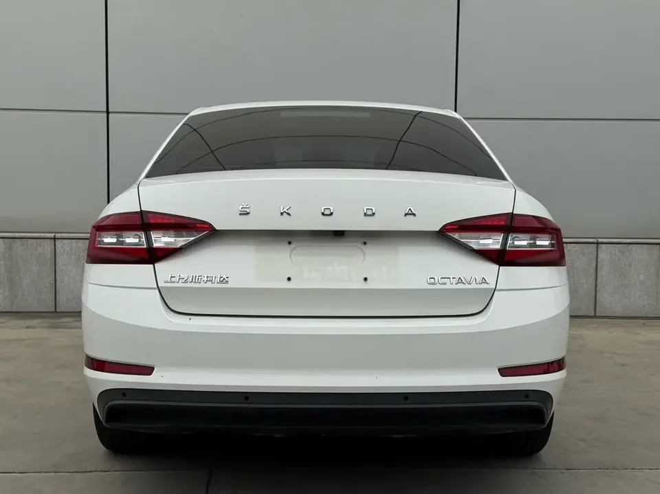 Skoda Octavia Octavia 2021 1.5L Automatic Comfort Edition 2022 — thumbnail 2