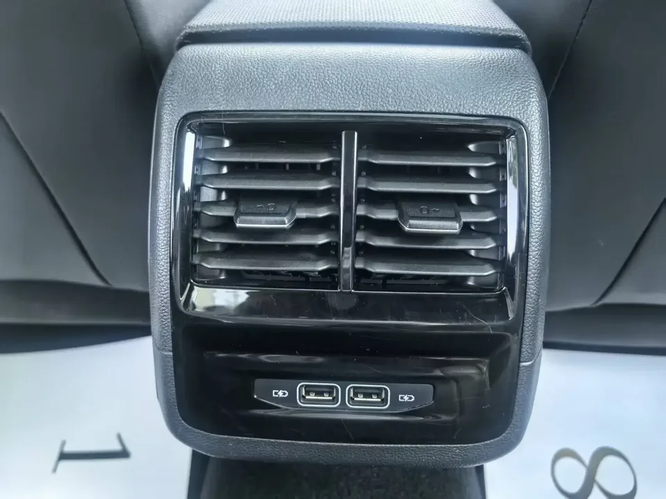 Volkswagen Sagitar Sagitar 2023 280TSI DSG Transcendence Lite 2022 — thumbnail 3