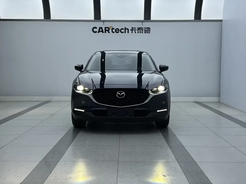 Mazda CX-30 Mazda CX-30 2021 2.0L Automatic Elegance 2022 — photo 1, buy with delivery to Moscow