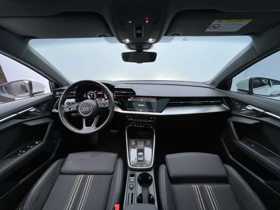 Audi A3 Audi A3 2022 Sportback 35 TFSI Stylish and sporty 2022 — thumbnail 4