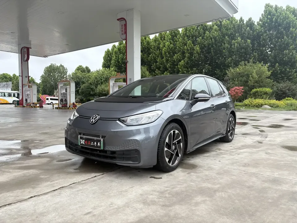 Volkswagen ID.3 Volkswagen ID.3 2024 Outstanding Edition 2024 — photo 1, buy with delivery to Moscow