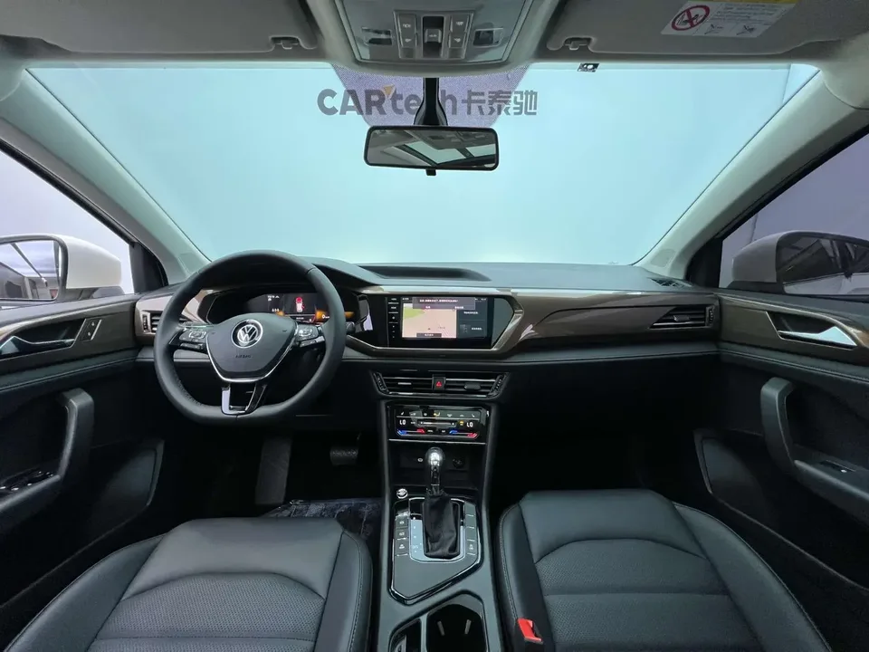 Volkswagen Tharu tuyue 2022 280TSI 2WD Deluxe Edition 2022 — thumbnail 4
