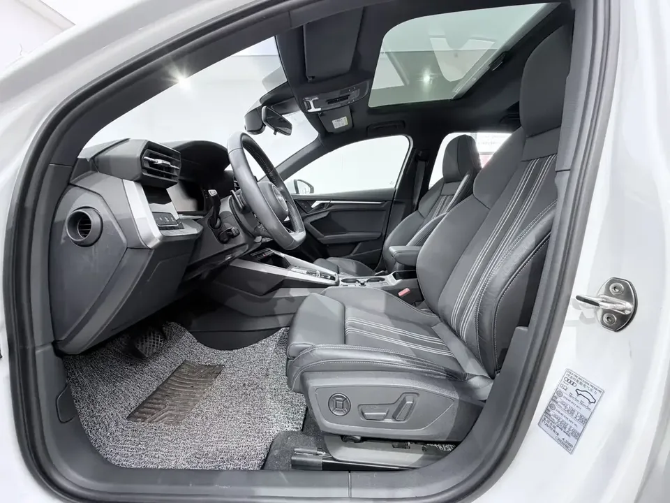 Audi A3 Audi A3 2021 Sportback 35 TFSI Stylish and sporty 2022 — thumbnail 4