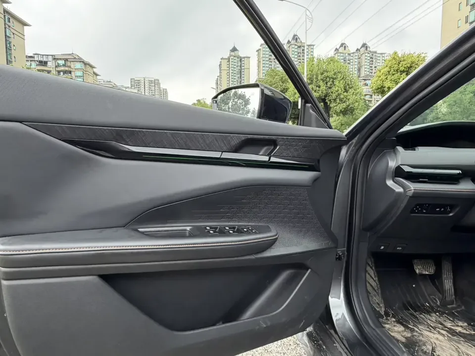 Changan UNI-V Changan UNI-V 2024 1.5T Premium 2024 — thumbnail 2