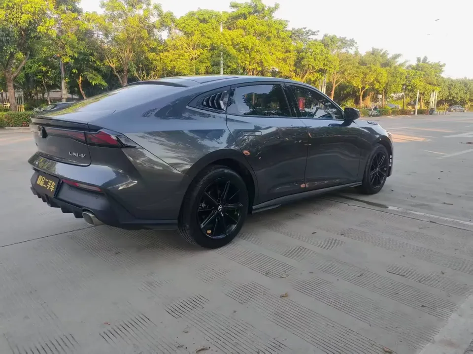 Changan UNI-V Changan UNI-V 2024 1.5T Premium 2024 — thumbnail 4