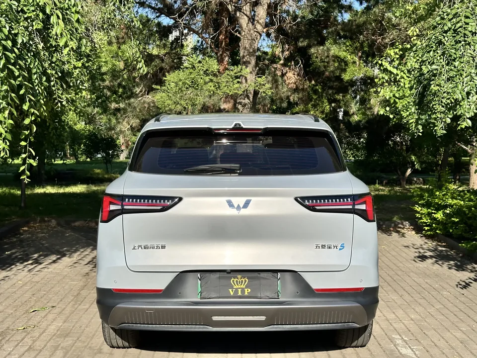 Wuling Starlight S PHEV Wuling Starlight S PHEV 2024 130km Flagship 2024 — миниатюра 2