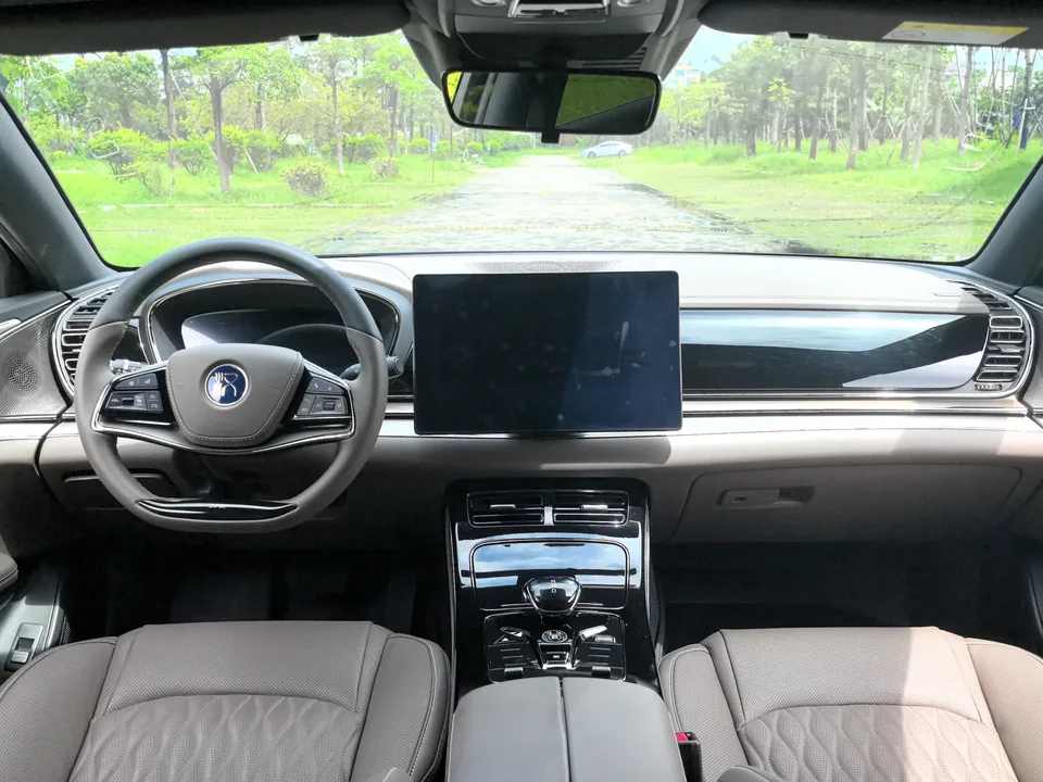 BYD Han DM Chinese DM 2022 DM-i 121KM Premium 2022 — thumbnail 4