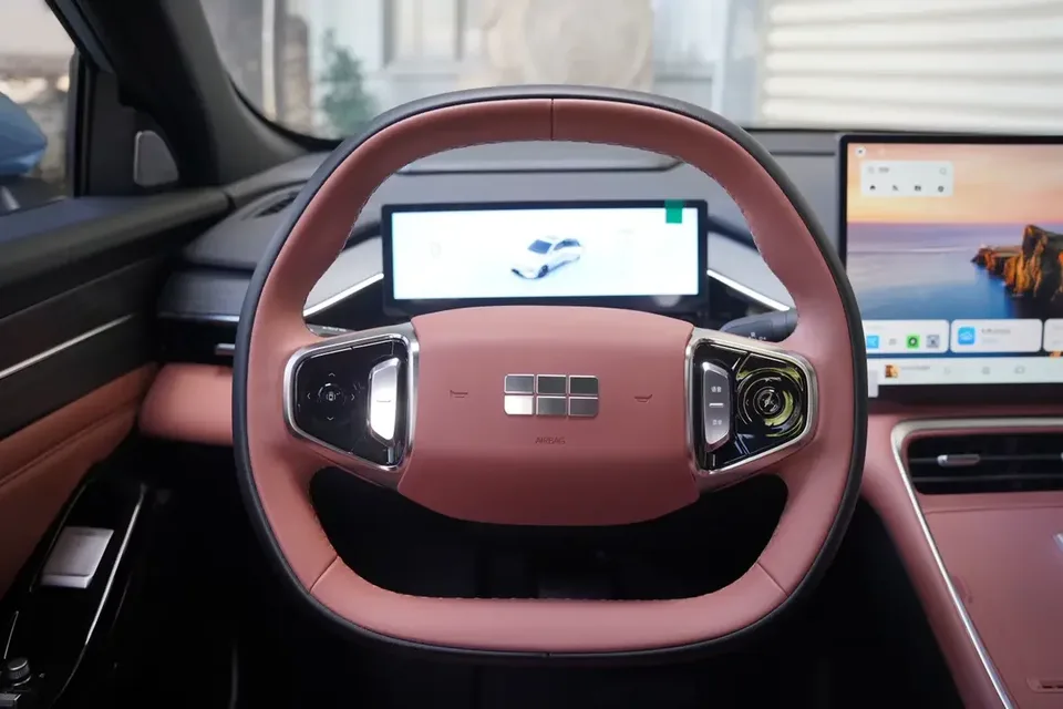 Geely Galaxy L6 Galaxy L6 2025 1.5 EM-i DHT 140KM Starship Edition 2025 — thumbnail 4