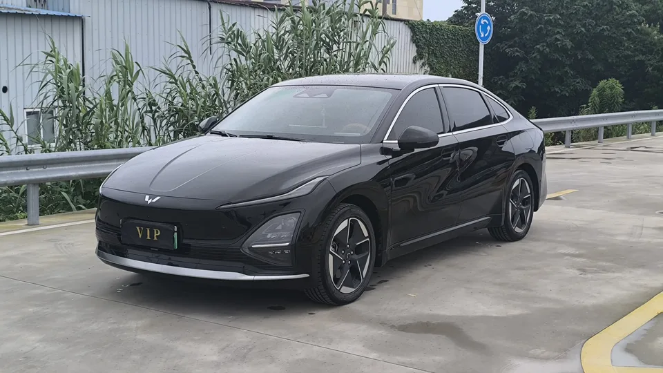 Wuling Starlight EV Wuling Starlight EV 2025 610km Smart Flagship 2025 — photo 1, buy with delivery to Moscow