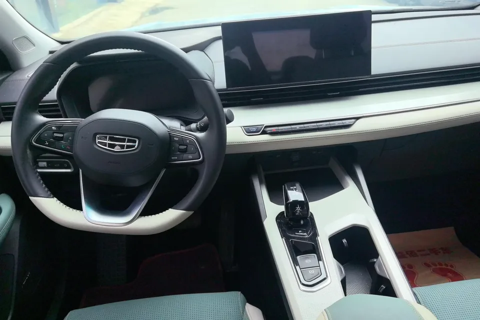 Geely Emgrand L HiP Emgrand L HiP 2022 1.5TD-DHT Pro 100KM Super Net 2022 — миниатюра 4