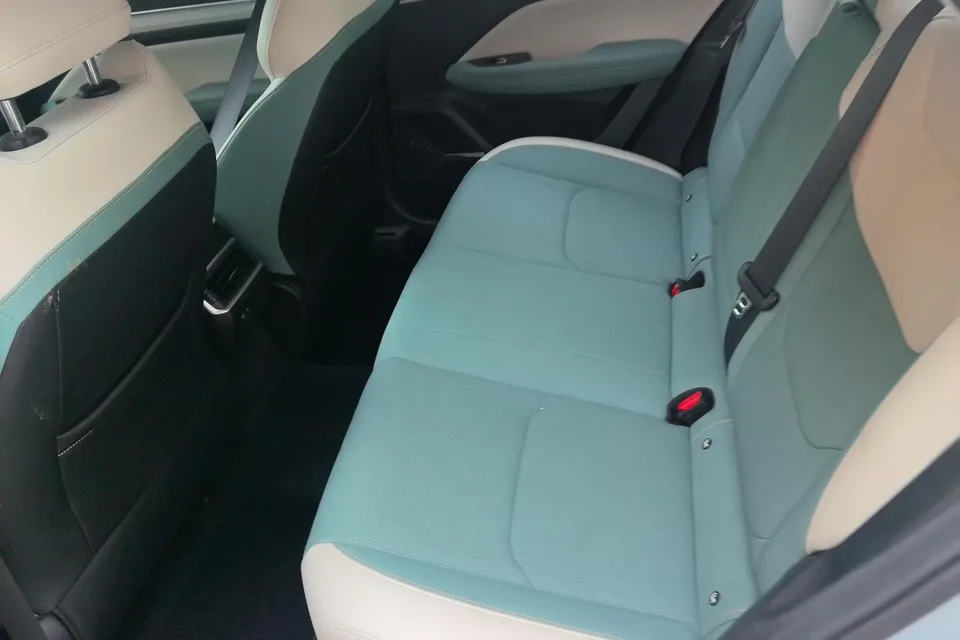 Geely Emgrand L HiP Emgrand L HiP 2022 1.5TD-DHT Pro 100KM Super Net 2022 — миниатюра 5