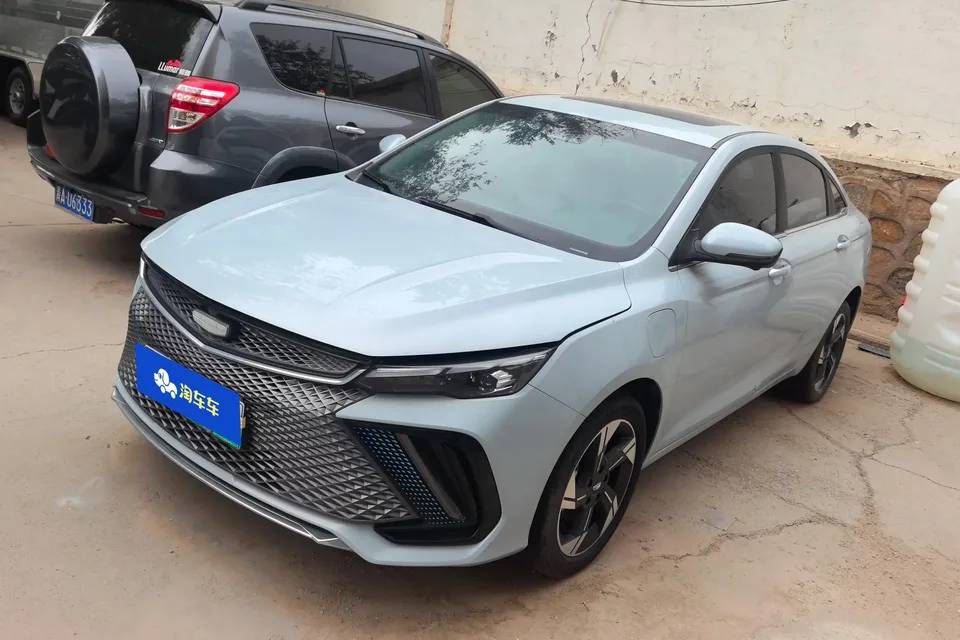 Geely Emgrand L HiP Emgrand L HiP 2022 1.5TD-DHT Pro 100KM Super Net 2022 — фото 1, купить с доставкой в Москву