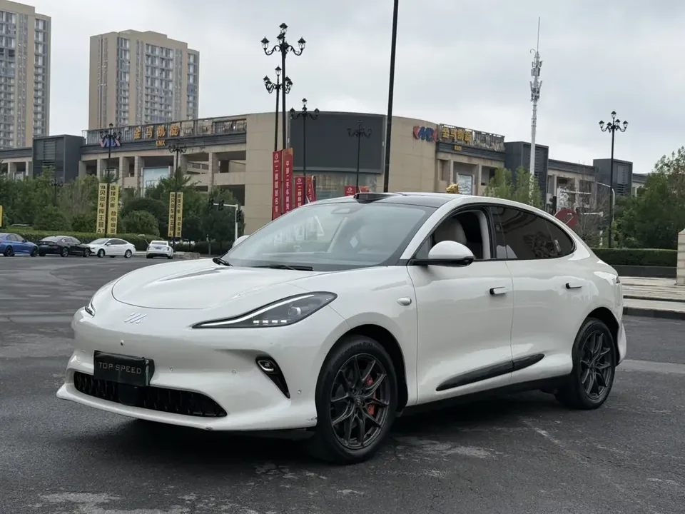 IM Motors LS6 Zhiji LS6 2025 Lizard Smart Driving Edition 2024 — фото 1, купить с доставкой в Москву