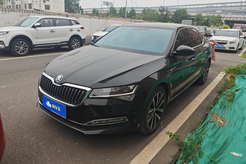 Skoda Superb Speedy 2023 Modified TSI280 DSG Premium Edition 2024 — фото 1, купить с доставкой в Москву