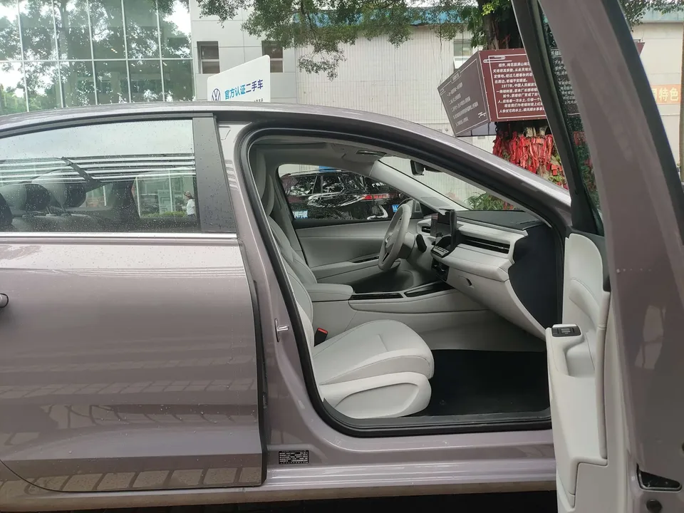 Volkswagen Lavida Lavida 2026 Pro 300TSI Smart Edition 2025 — thumbnail 2