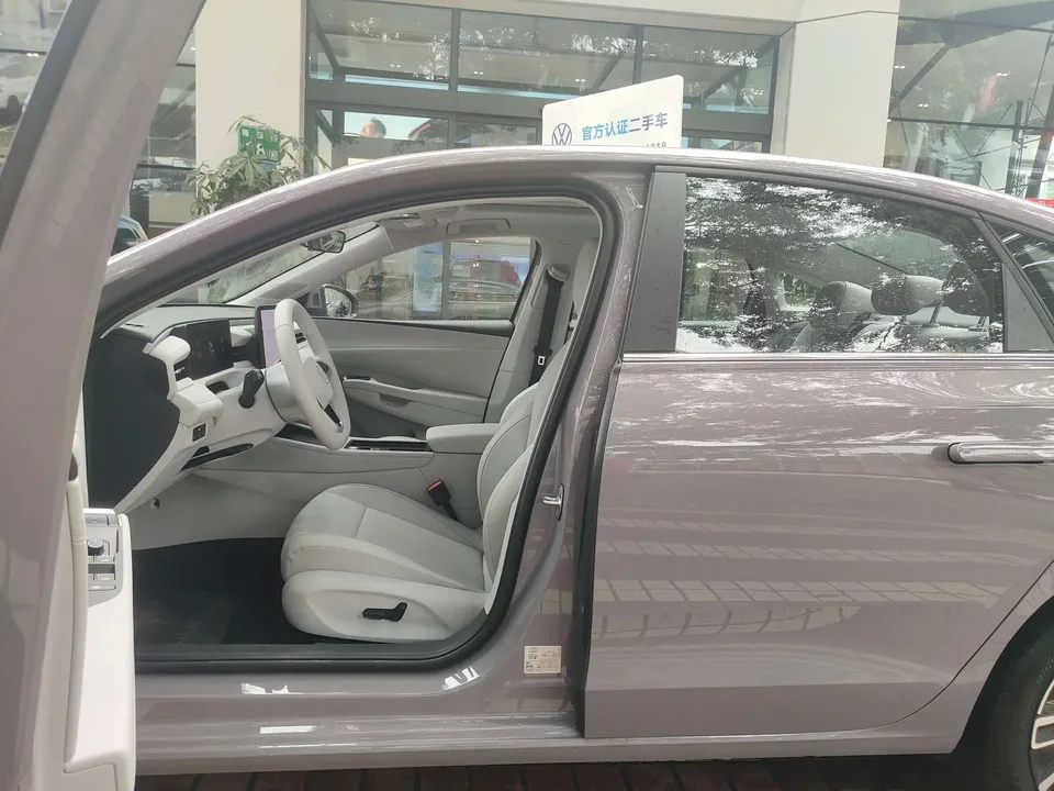 Volkswagen Lavida Lavida 2026 Pro 300TSI Smart Edition 2025 — thumbnail 3