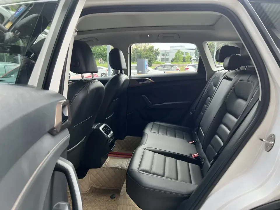 Volkswagen Tharu tuyue 2021 280TSI 2WD Luxury Edition PLUS 2022 — thumbnail 4