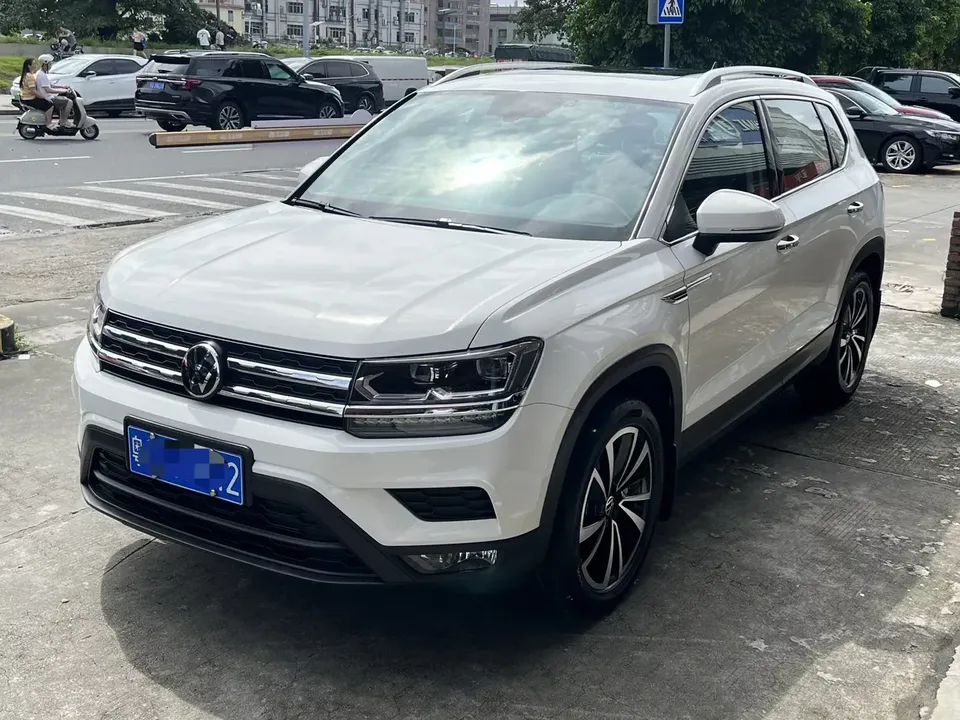 Volkswagen Tharu tuyue 2021 280TSI 2WD Luxury Edition PLUS 2022 — photo 1, buy with delivery to Moscow