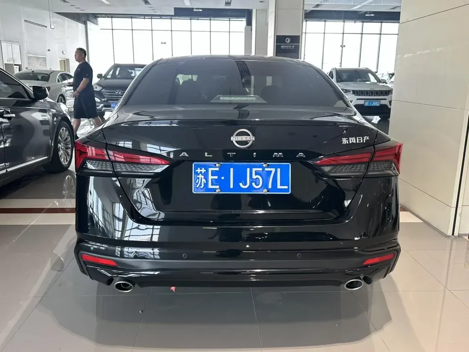 Nissan Altima Sound of nature 2022 2.0L XL-TLS Enjoy Edition 2023 — thumbnail 2