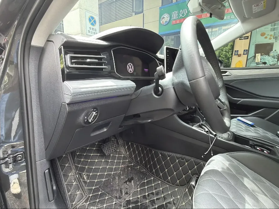 Volkswagen Sagitar Sagitar 2025 300TSI DSG Beyond Edition 2025 — thumbnail 4