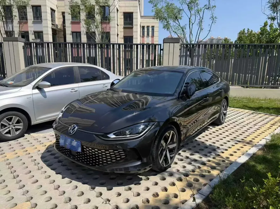 Volkswagen Lamando Lingdu 2022 Lingdu L 280TSI DSG Cool Edition 2022 — photo 1, buy with delivery to Moscow