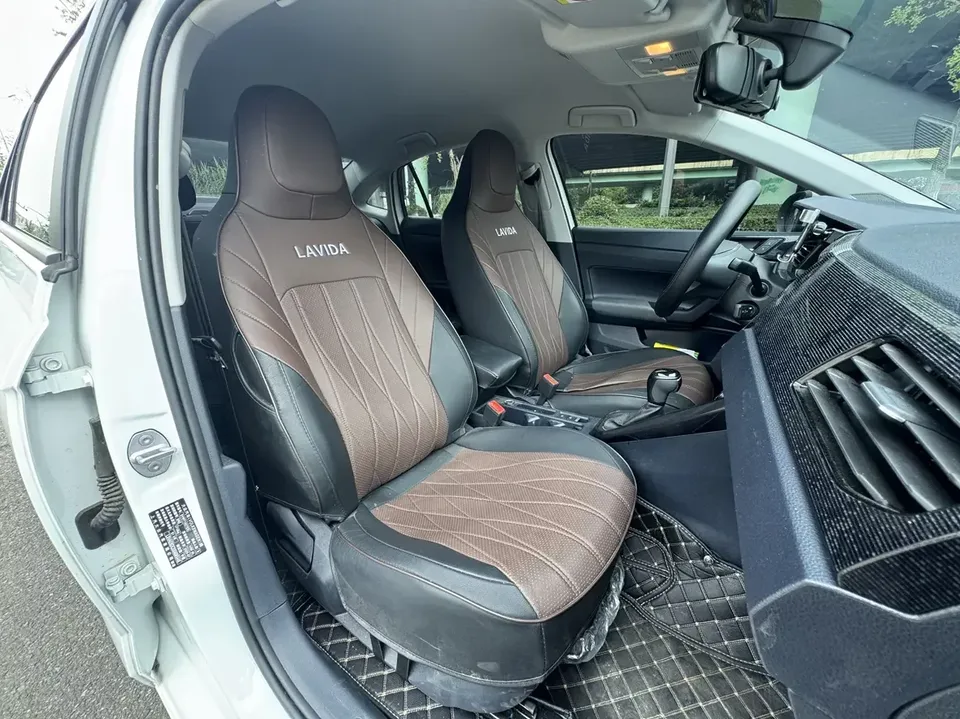 Volkswagen Lavida Lavida 2025 New 1.5L Outstanding New Elegant Edition 2026 — миниатюра 3