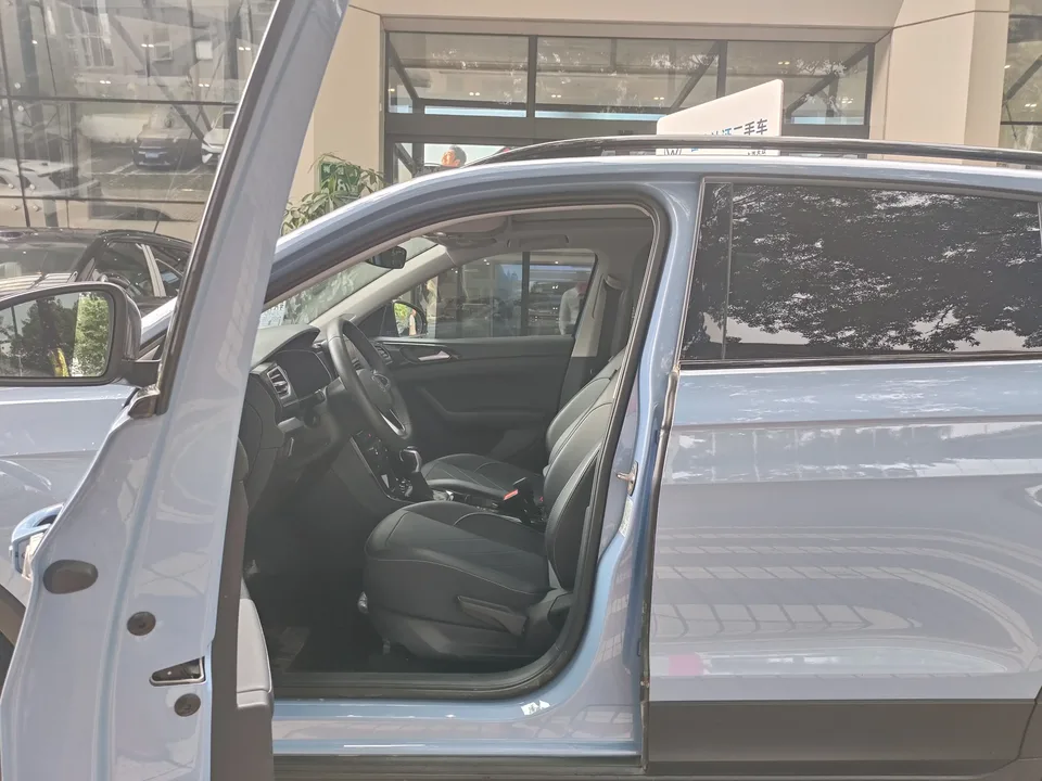 Volkswagen Tharu tuyue 2025 New 300TSI Ruixiang Edition 2024 — thumbnail 3