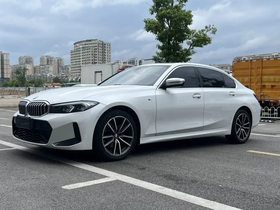 BMW 3 Series BMW 3 Series 2023 320Li M Sport Package 2023 — фото 1, купить с доставкой в Москву