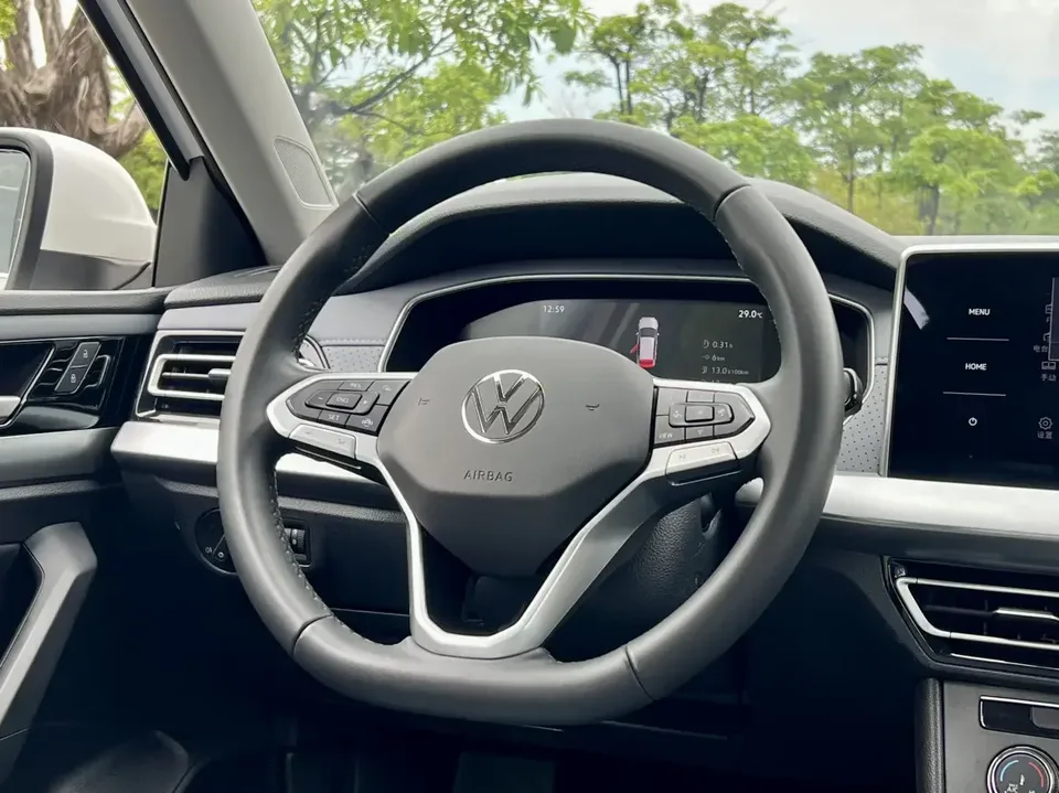 Volkswagen Lavida Lavida 2023 1.5L Automatic Fully Edition 2022 — thumbnail 5