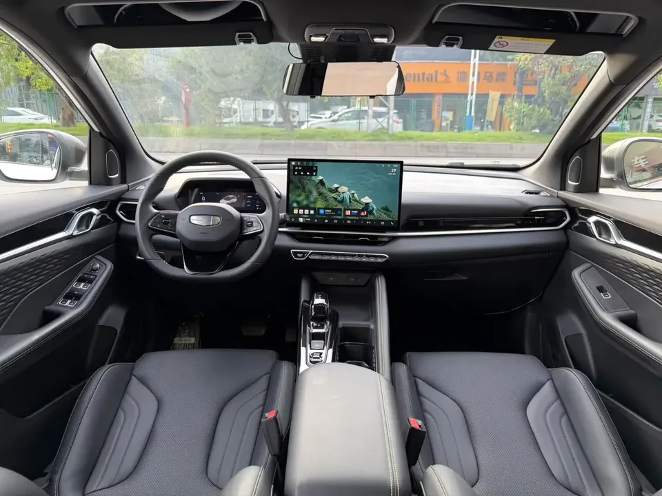 Geely Coolray SX11 Binyue 2025 Binyue L 1.5TD DCT Star Edition 2025 — thumbnail 4