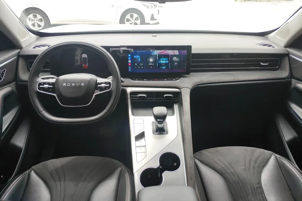 Roewe D5X DMH Roewe D5X DMH 2024 135 Technology Edition 2024 — thumbnail 4