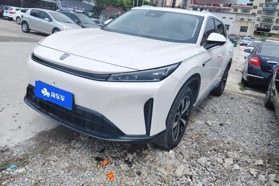 Roewe D5X DMH Roewe D5X DMH 2024 135 Technology Edition 2024 — photo 1, buy with delivery to Moscow