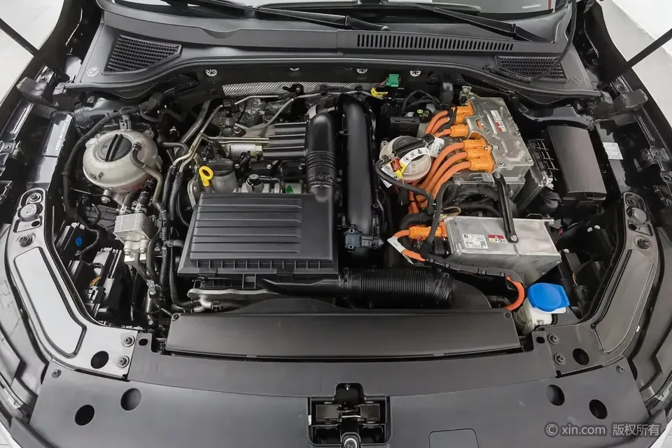 Volkswagen Passat PHEV Passat PHEV 2022 430PHEV Hybrid Luxury Edition 2024 — thumbnail 2